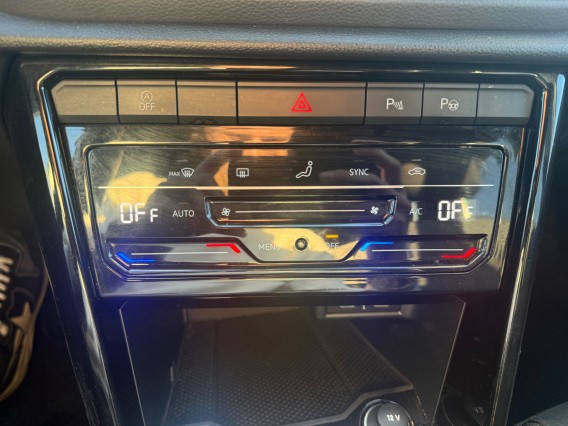 Aperçu de la photo 15 du véhicule VOLKSWAGEN T-ROC