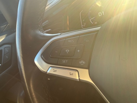 Aperçu de la photo 19 du véhicule VOLKSWAGEN T-ROC