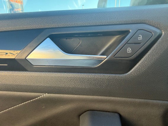 Aperçu de la photo 25 du véhicule VOLKSWAGEN T-ROC