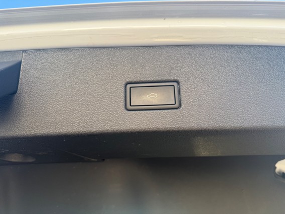 Aperçu de la photo 30 du véhicule VOLKSWAGEN T-ROC