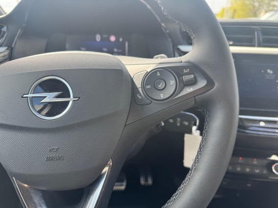 Aperçu de la photo 11 du véhicule OPEL CORSA