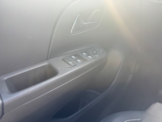 Aperçu de la photo 17 du véhicule OPEL CORSA