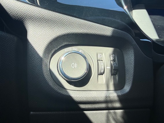 Aperçu de la photo 14 du véhicule OPEL CORSA