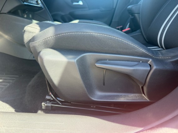 Aperçu de la photo 20 du véhicule OPEL CORSA