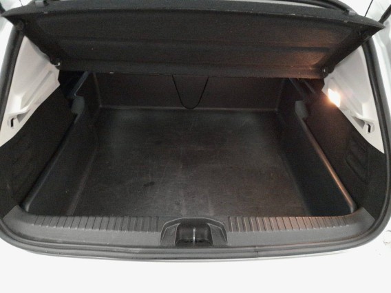 Aperçu de la photo 2 du véhicule RENAULT CLIO V