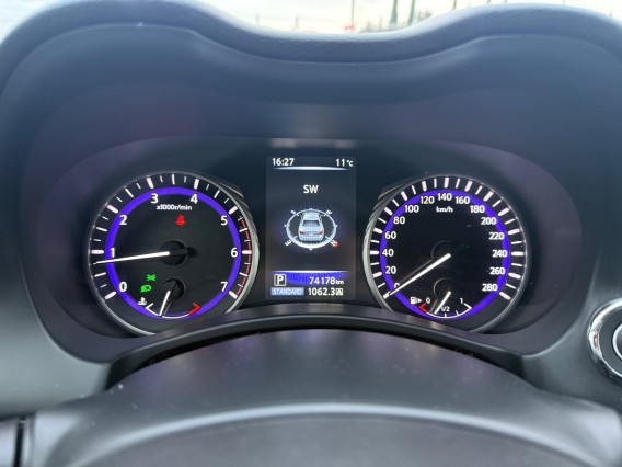 Aperçu de la photo 19 du véhicule INFINITI Q50