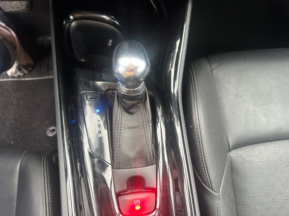 Aperçu de la photo 21 du véhicule TOYOTA C-HR HYBRIDE