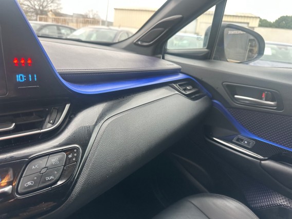 Aperçu de la photo 22 du véhicule TOYOTA C-HR HYBRIDE