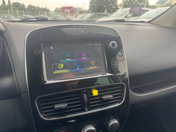 Aperçu de la photo 15 du véhicule RENAULT CLIO IV