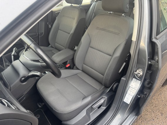 Aperçu de la photo 12 du véhicule VOLKSWAGEN GOLF