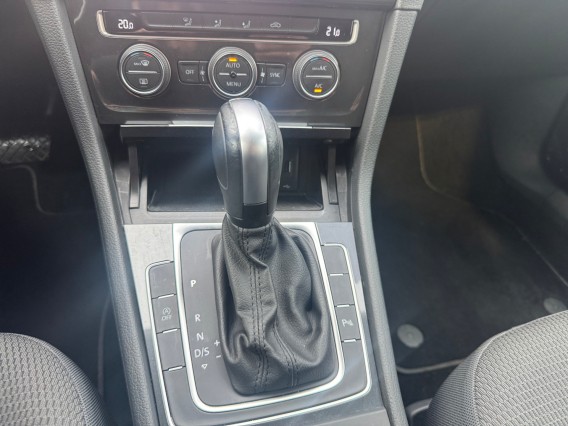 Aperçu de la photo 17 du véhicule VOLKSWAGEN GOLF