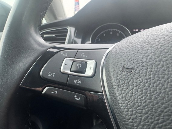 Aperçu de la photo 18 du véhicule VOLKSWAGEN GOLF