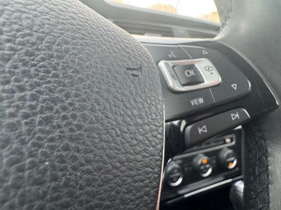 Aperçu de la photo 19 du véhicule VOLKSWAGEN GOLF